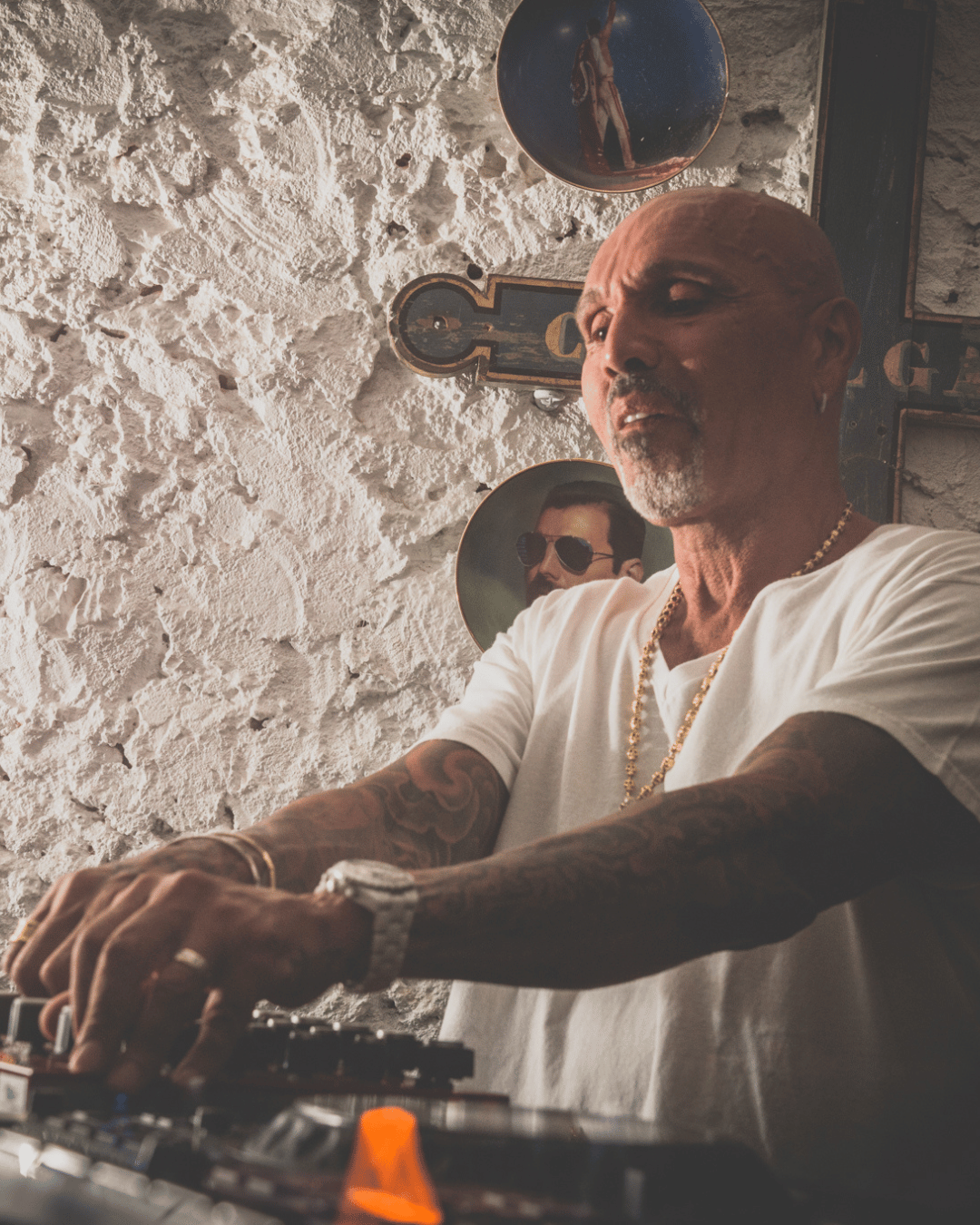 Pikes presents.. David Morales