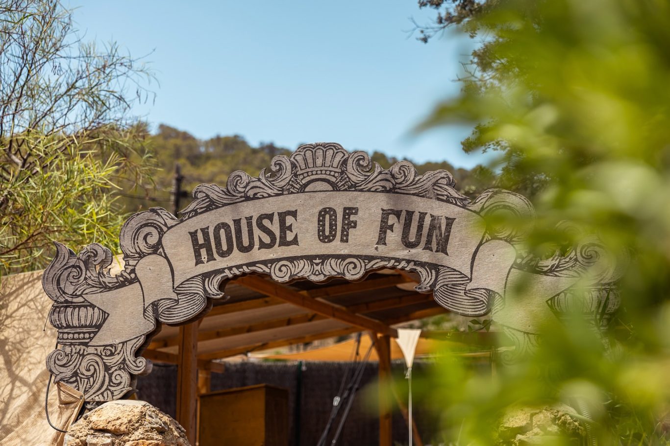 25-08-25-pikes-ibiza-hiuse-of-fun