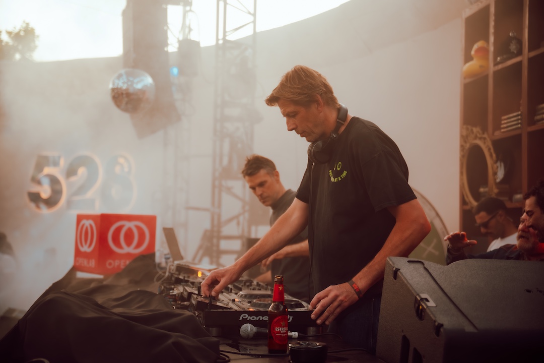 PIKESPRESENTS_GROOVEARMADA2